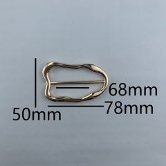 68mm Fashion Design Light Gold Metal Buckle/Belt Buckle/Pin Buckle for Handbag