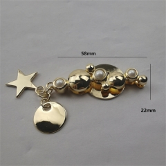 22mm Custom Lightweight Golden Multi-pattern Twisted Pearl Pendant For Bag