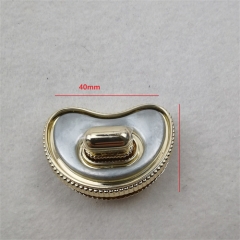 35mm Heart-shaped Half Moon Opening Light Gold Lock for bags